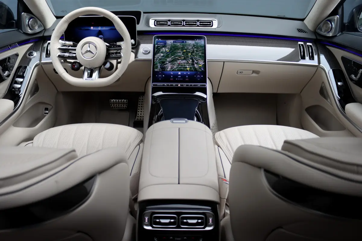 AMG 63 S E Performance | 802pk | Manufaktur | Keramisch | Carbon | Luchtvering | Chauffeurspakket | Massage | Entertainment Achter | HUD | Vlakkenverwarming | Burmester High-End 4D |