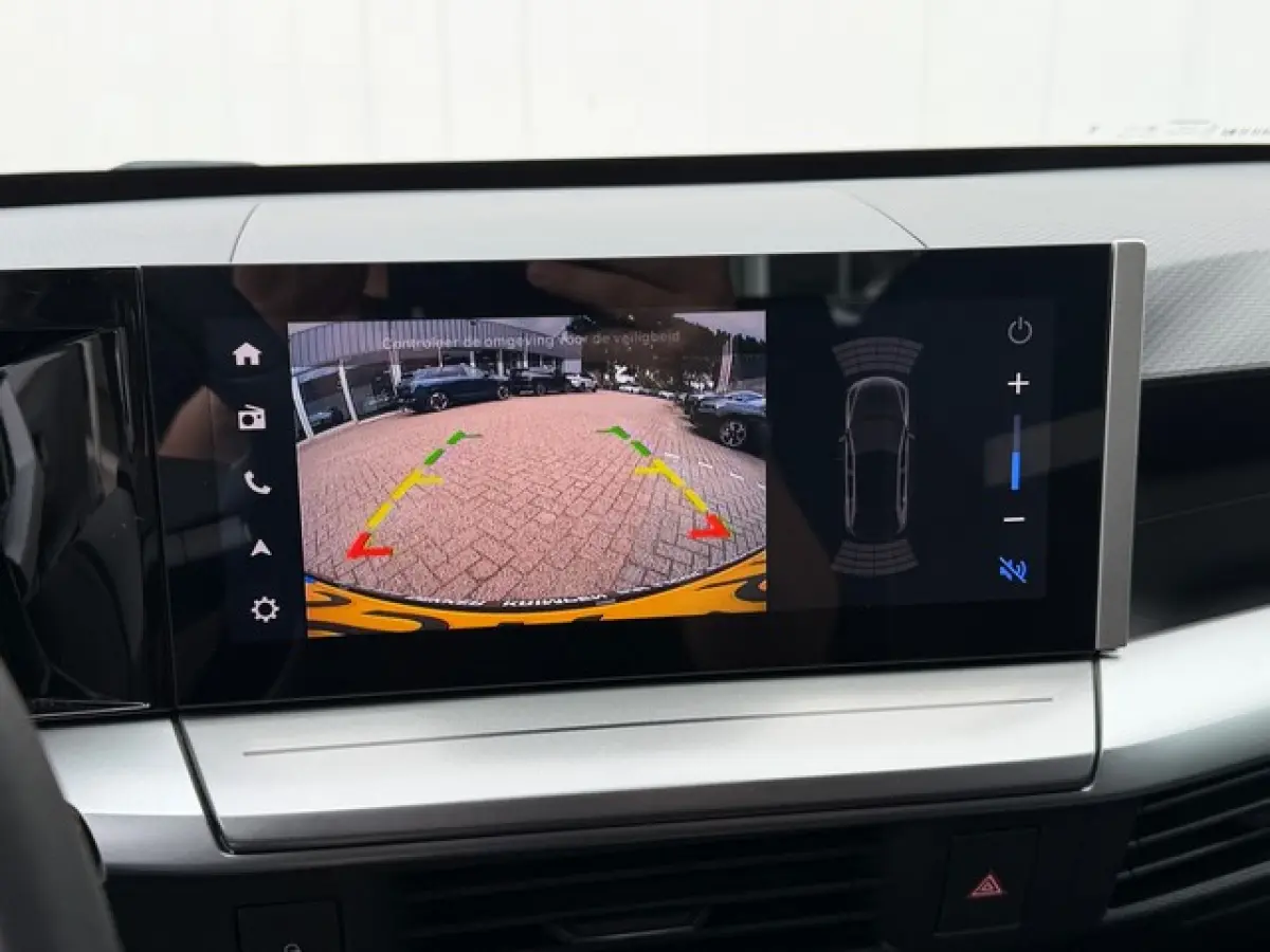 1.2 Turbo Hybrid Edition Automaat met Navi/Camera, Cruise Controle, Draadloos laden