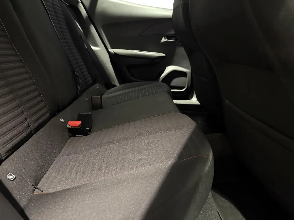 1.2 PureTech Active Pack | Camera Achter | Navigatie | LMV | Apple Carplay / Android Auto |