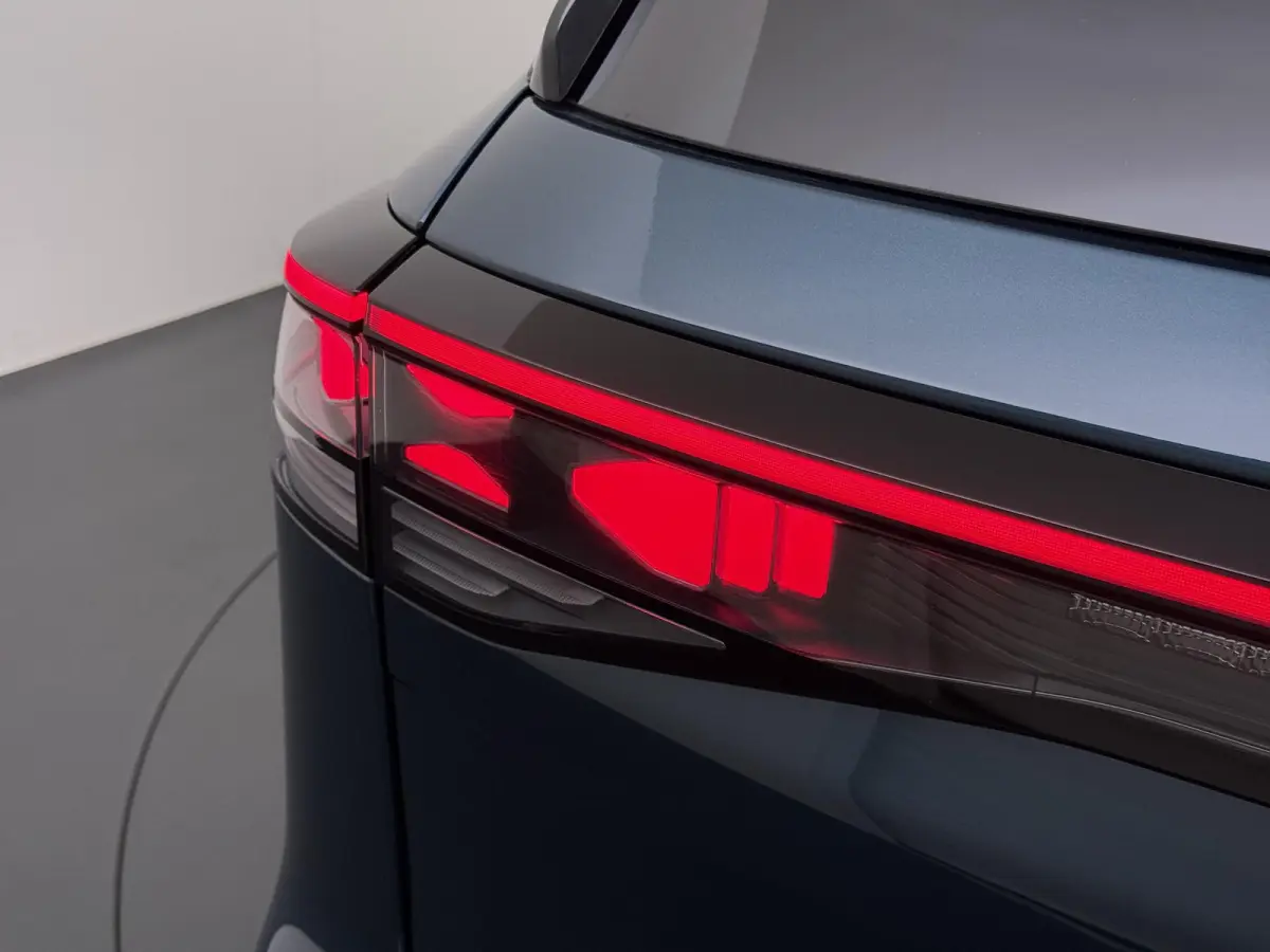 1.5 eHybrid Elegance VAN:44.900,- VOOR:41.770,- UW HERFSTVOORDEEL:3.130,- PHEV | 204PK | LEDER/ALCANTARA | IQ.DRIVE PAKKET | MASSAGE STOEL | 360 | KEYLESS | ADAPTIVE CRUISE | SFEERLICHT | MA