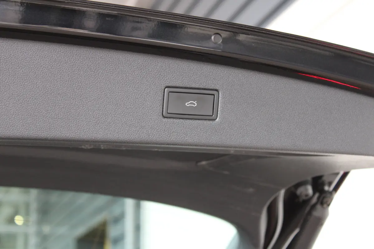 1.5 TSI Xcellence Business Intense | Beats Audio | Dode-hoekdetectie | Elektrische achterklep | Adaptieve cruise control |