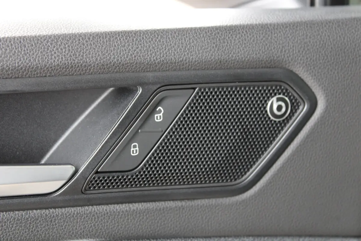1.5 TSI Xcellence Business Intense | Beats Audio | Dode-hoekdetectie | Elektrische achterklep | Adaptieve cruise control |