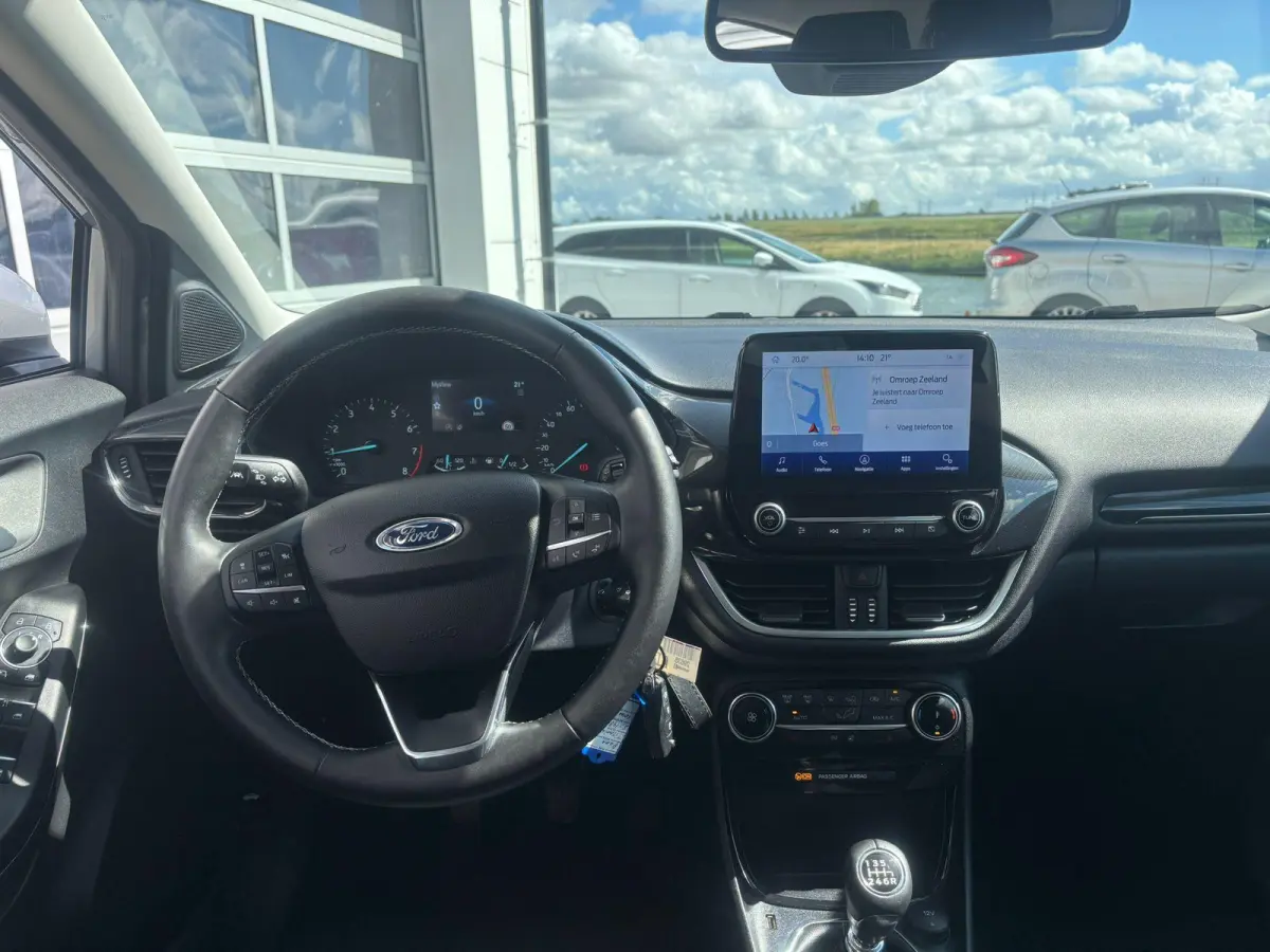 1.0 EcoBoost Titanium | Wintepakket Stoel/Stuur/Voorruit Verwarming ! | Sync 4 Systeem | Achteruitrij Camera |