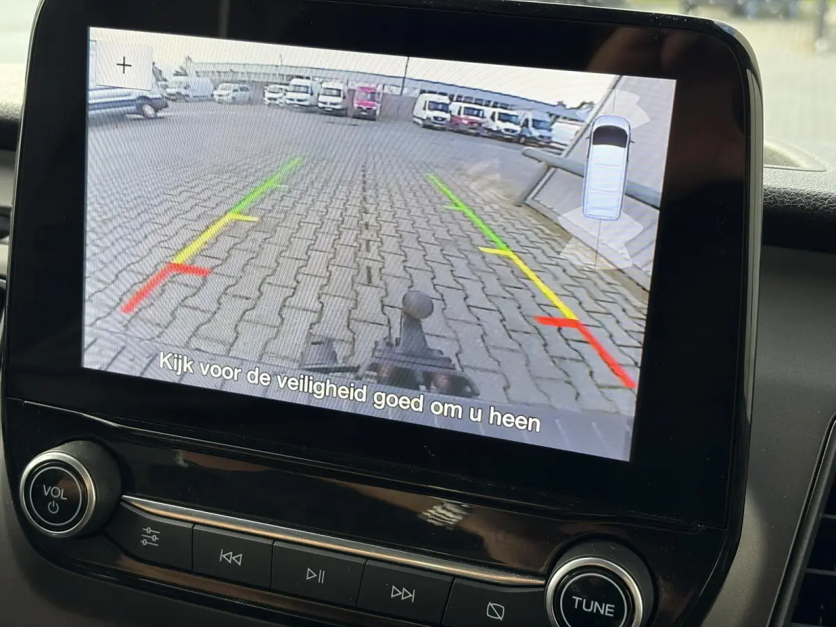 280 2.0 TDCI L1H1*HAAK*CAM*CRUISE*A/C*3-PERS*NAVI*