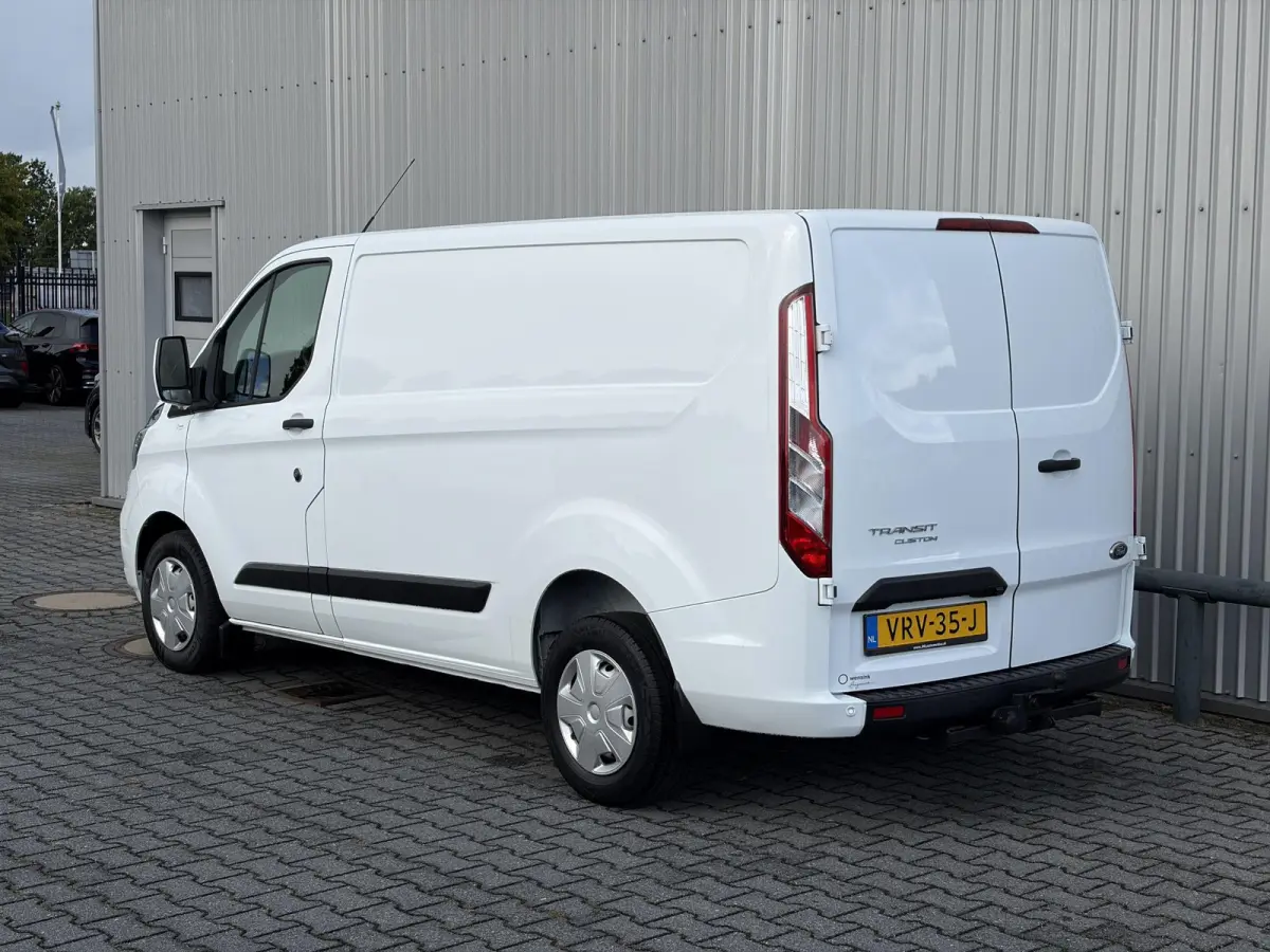 280 2.0 TDCI L1H1*HAAK*CAM*CRUISE*A/C*3-PERS*NAVI*