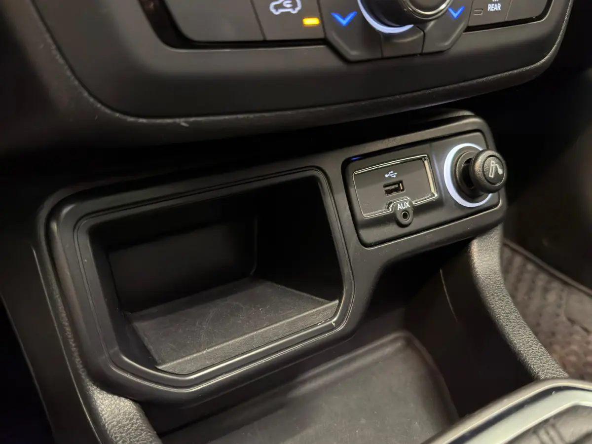 1.3T-e Freedom / Pano / Leder / Beats / CarPlay