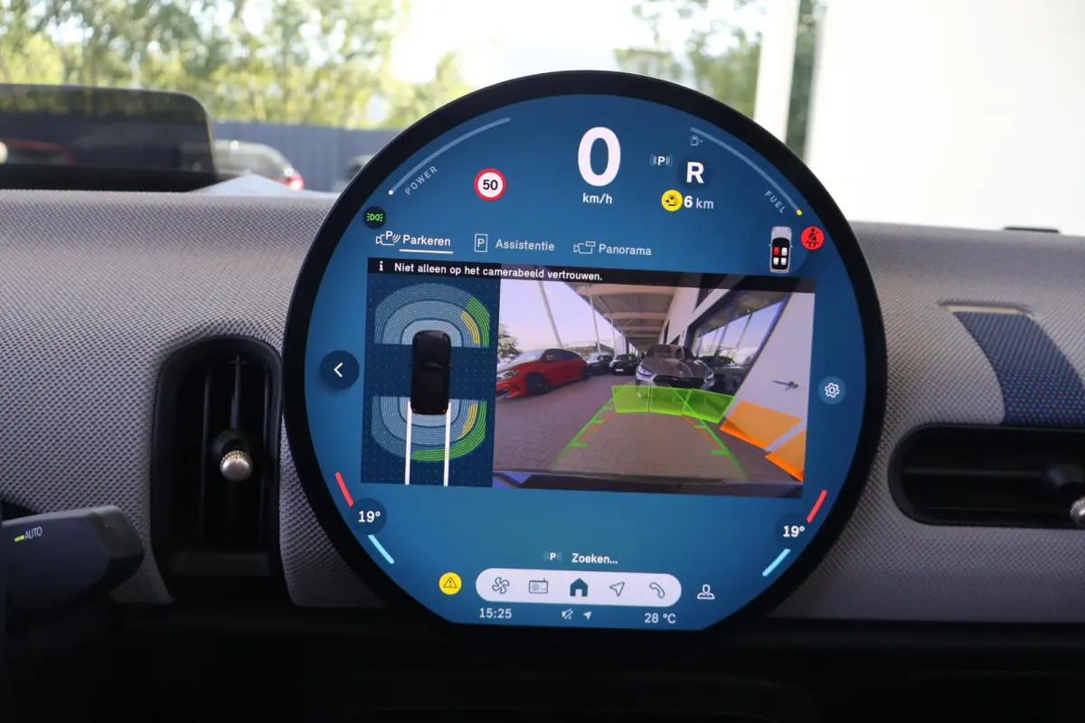 2.0 C Favoured L | Head-Up Display | Stoel- en Stuurverwarming | Parking Assistant