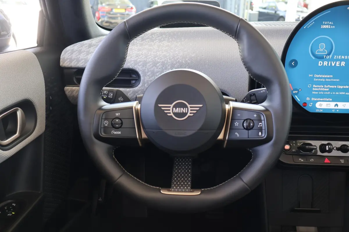 2.0 C Favoured L | Head-Up Display | Stoel- en Stuurverwarming | Parking Assistant