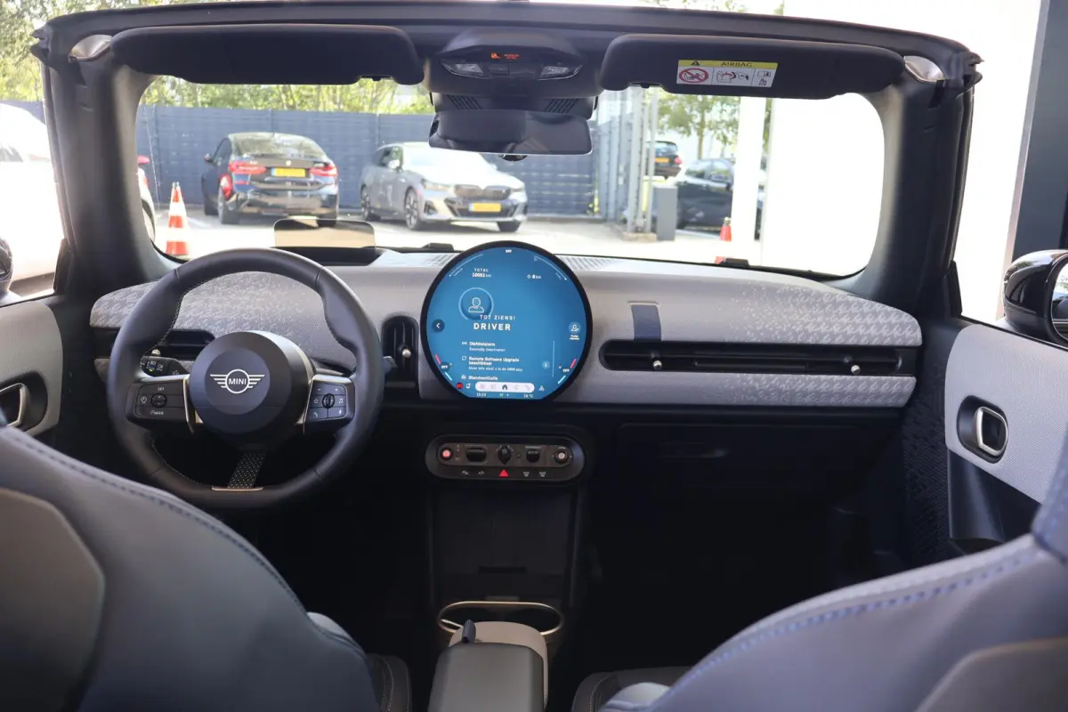 2.0 C Favoured L | Head-Up Display | Stoel- en Stuurverwarming | Parking Assistant