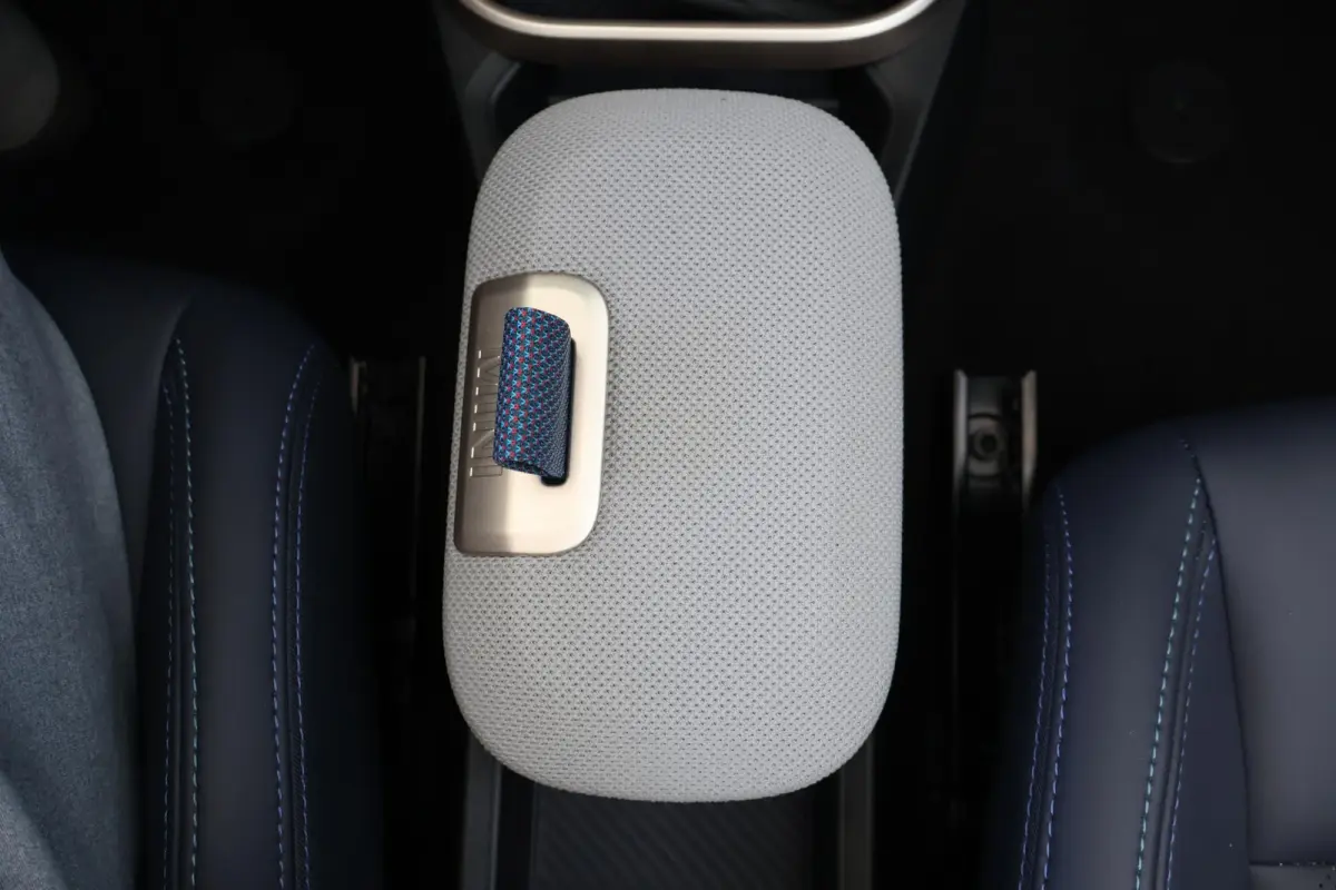 2.0 C Favoured L | Head-Up Display | Stoel- en Stuurverwarming | Parking Assistant
