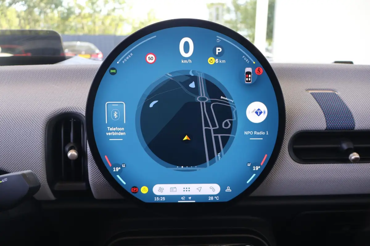 2.0 C Favoured L | Head-Up Display | Stoel- en Stuurverwarming | Parking Assistant