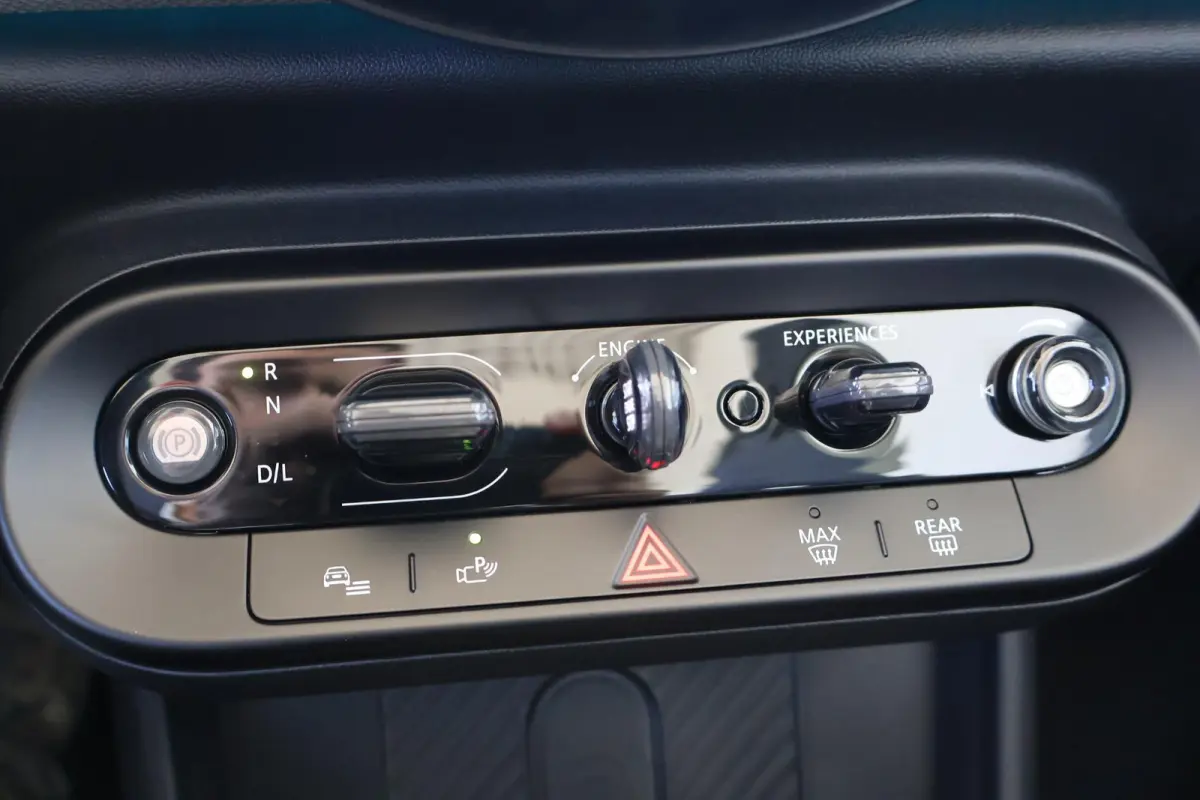 2.0 C Favoured L | Head-Up Display | Stoel- en Stuurverwarming | Parking Assistant
