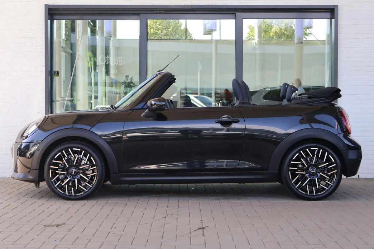 2.0 C Favoured L | Head-Up Display | Stoel- en Stuurverwarming | Parking Assistant