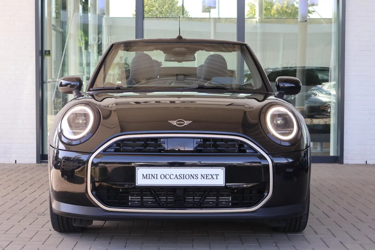 2.0 C Favoured L | Head-Up Display | Stoel- en Stuurverwarming | Parking Assistant
