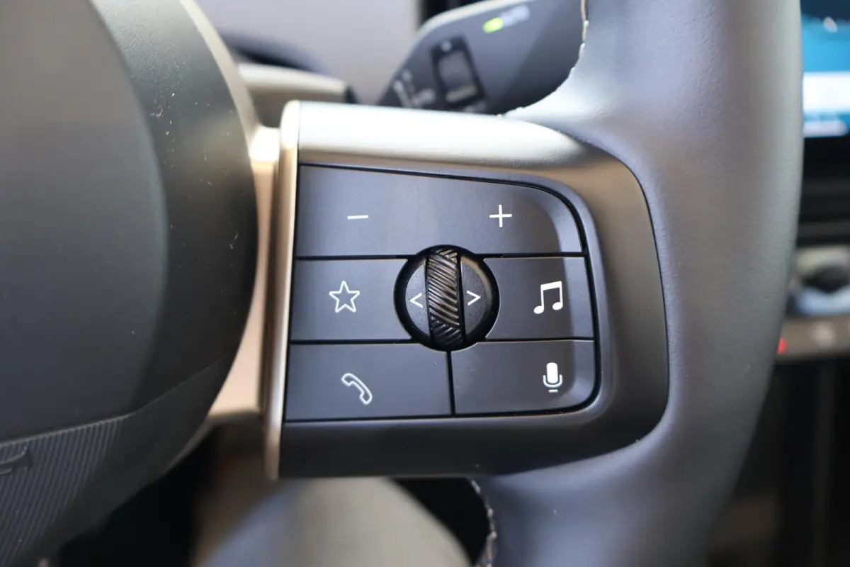 2.0 C Favoured L | Head-Up Display | Stoel- en Stuurverwarming | Parking Assistant