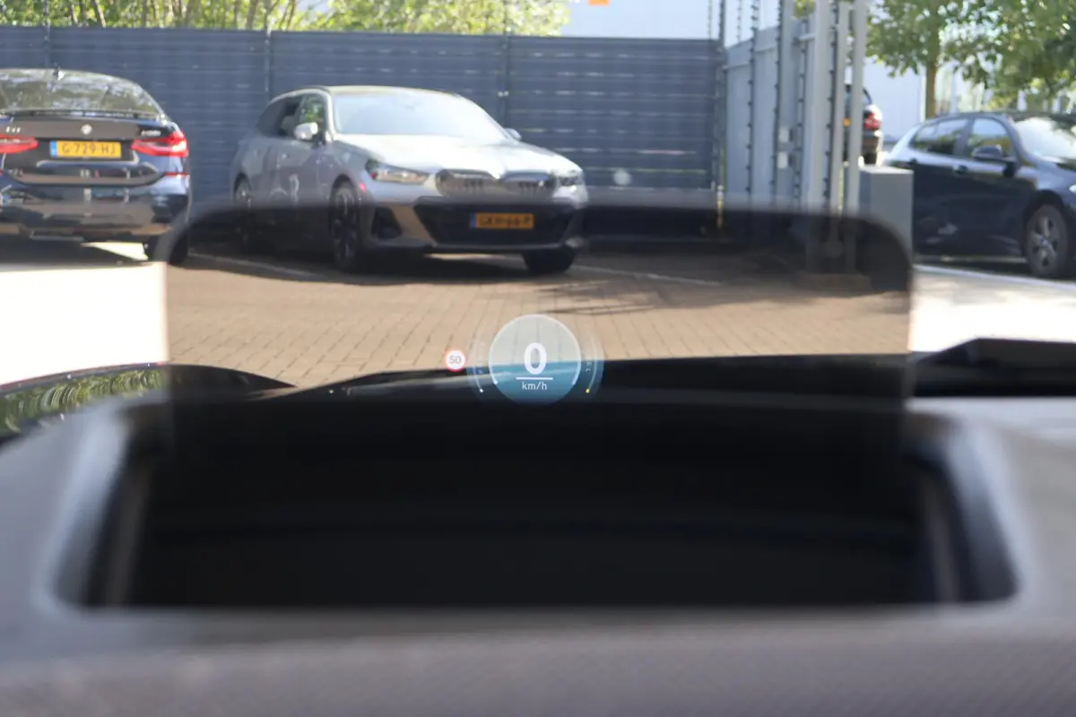 2.0 C Favoured L | Head-Up Display | Stoel- en Stuurverwarming | Parking Assistant