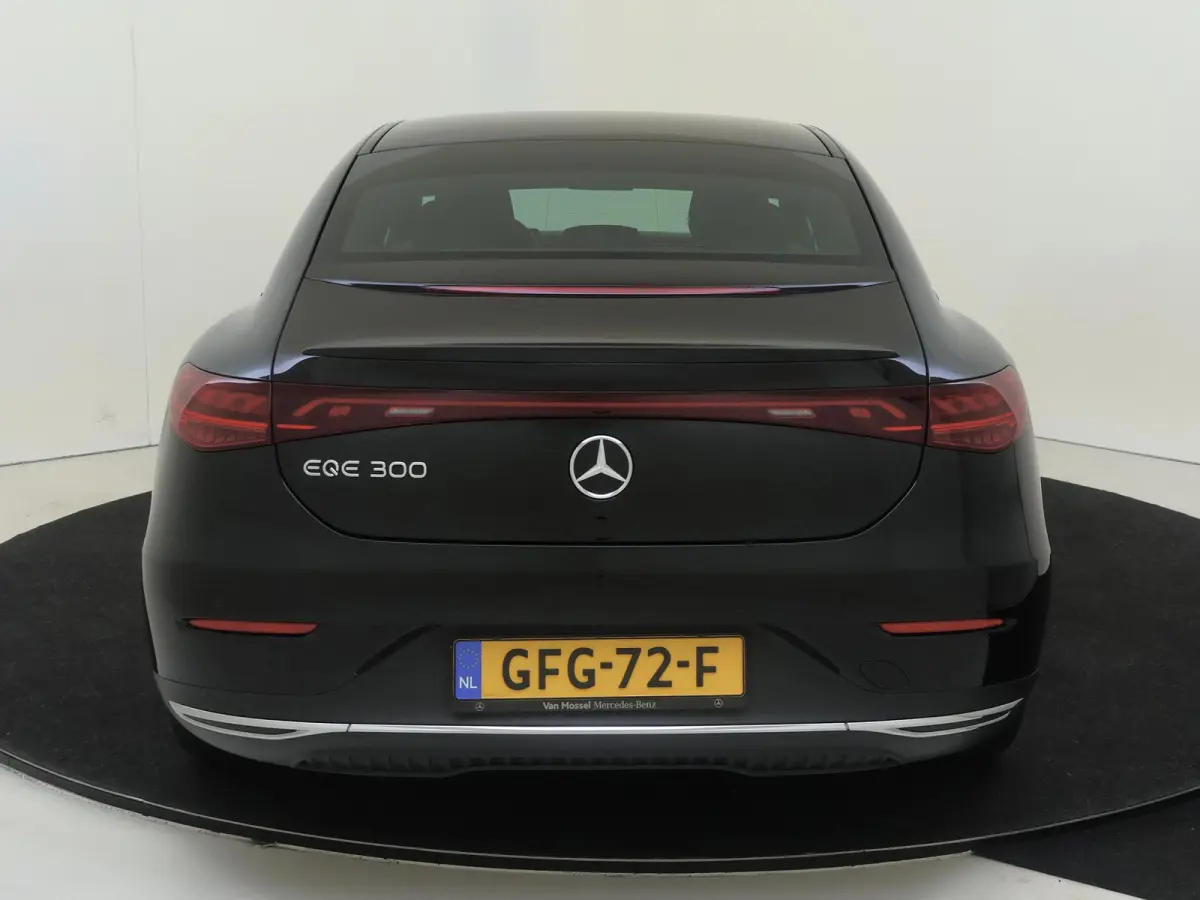 300 Business Line 89 kWh