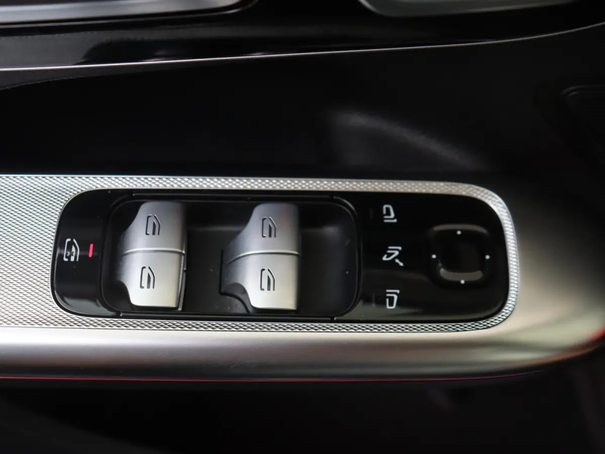 300 Business Line 89 kWh