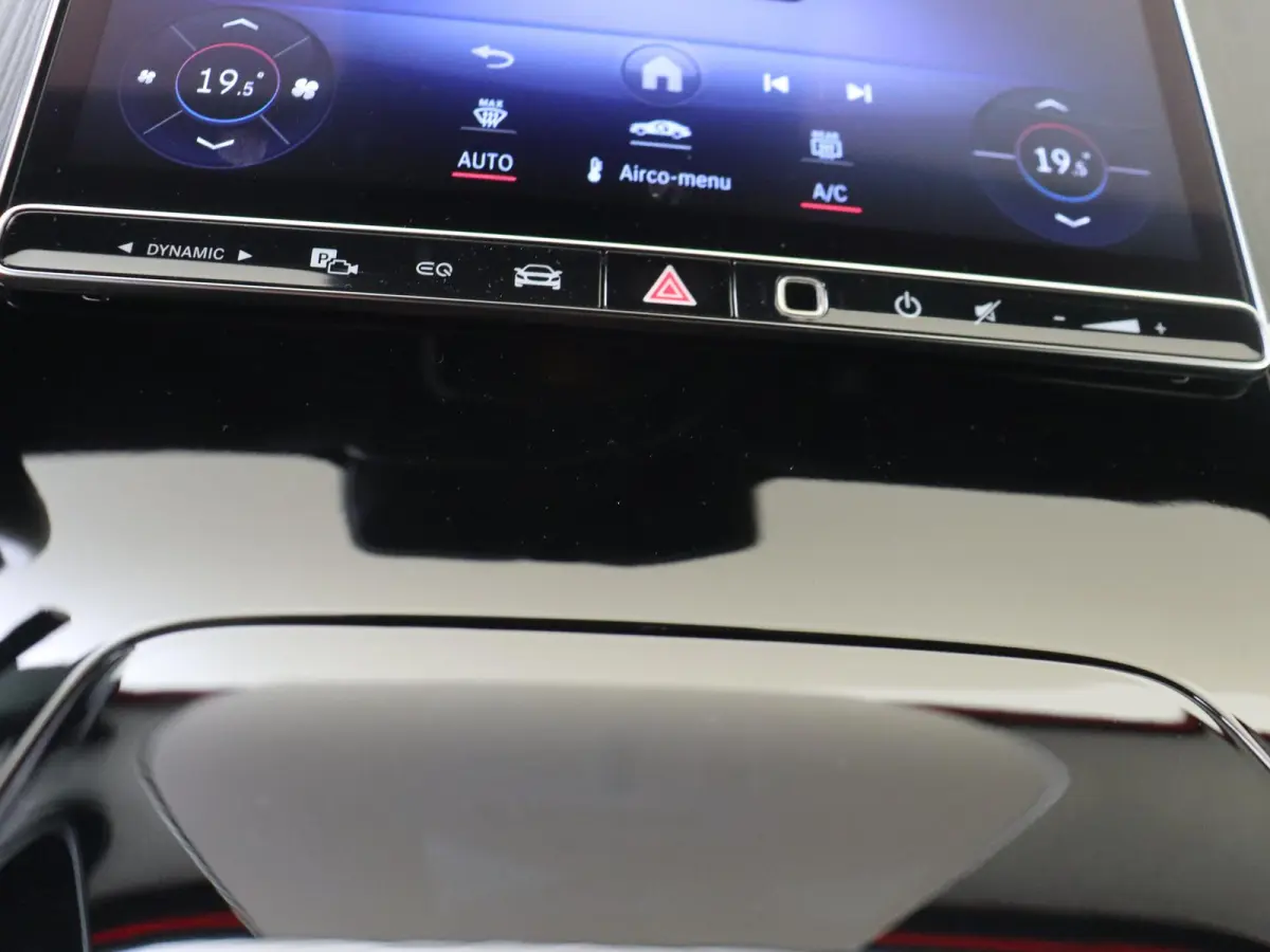 300 Business Line 89 kWh