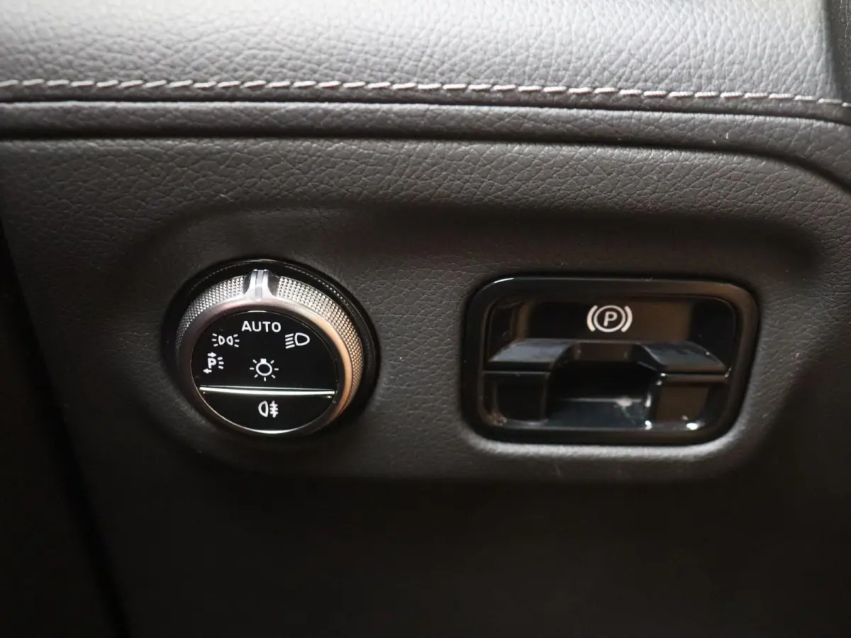300 Business Line 89 kWh
