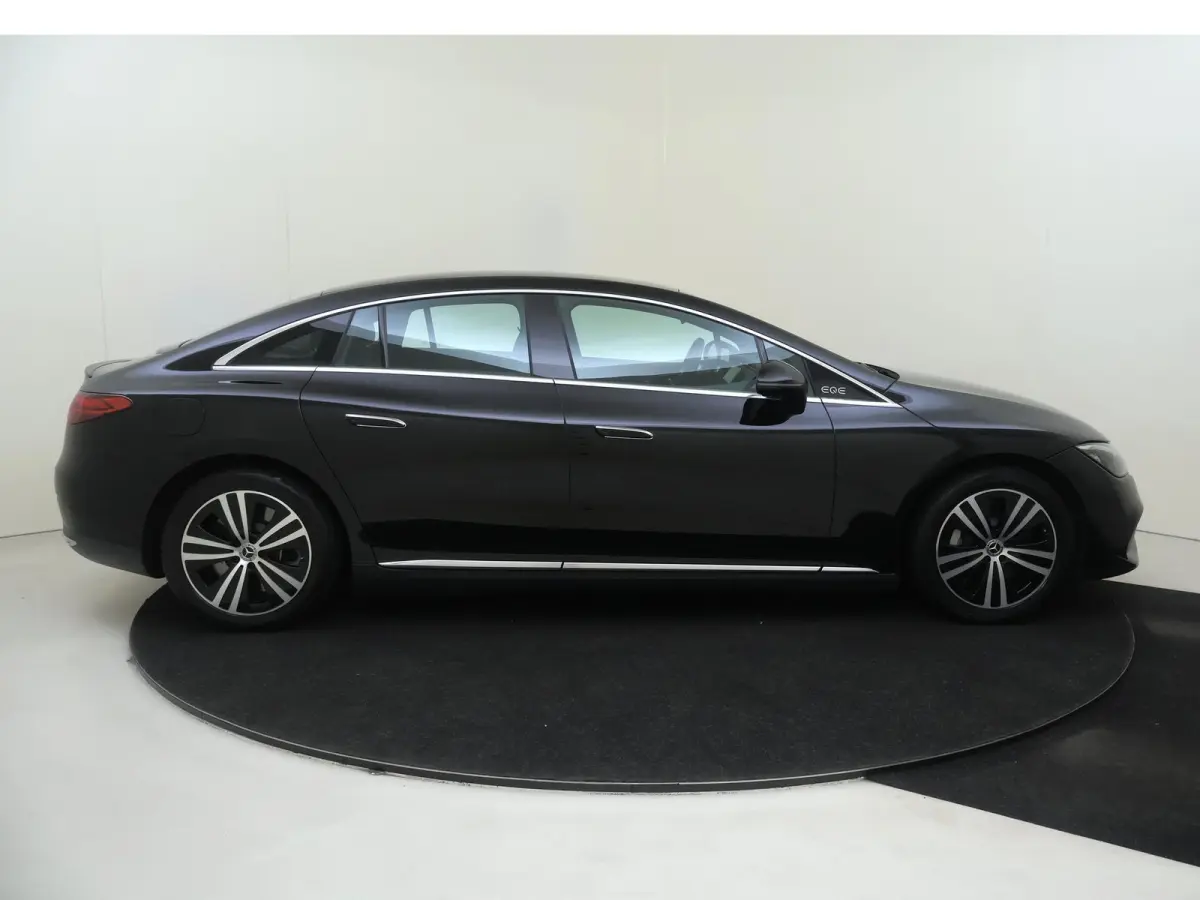 300 Business Line 89 kWh