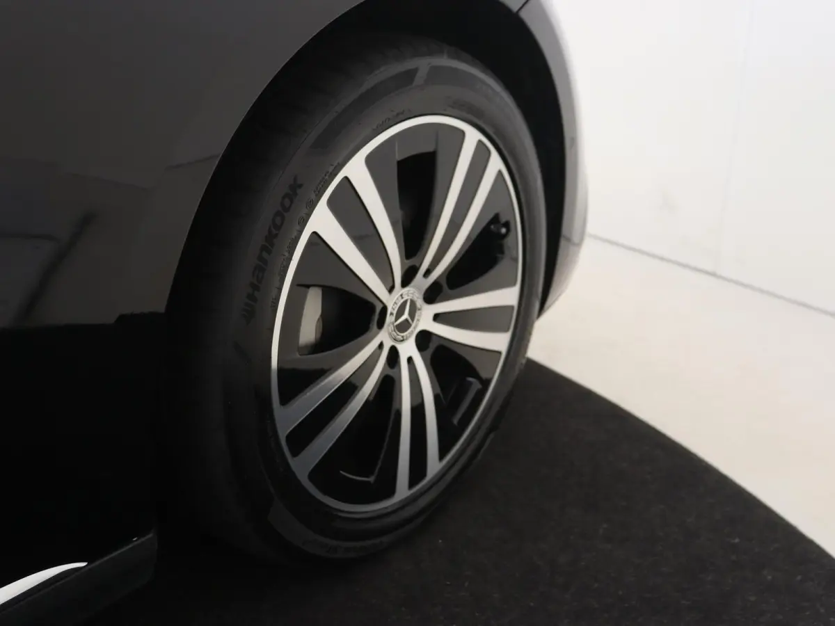 300 Business Line 89 kWh