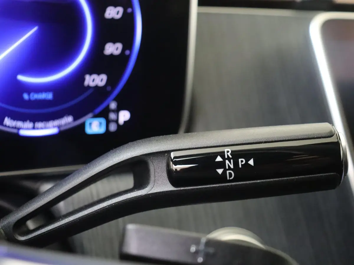 300 Business Line 89 kWh