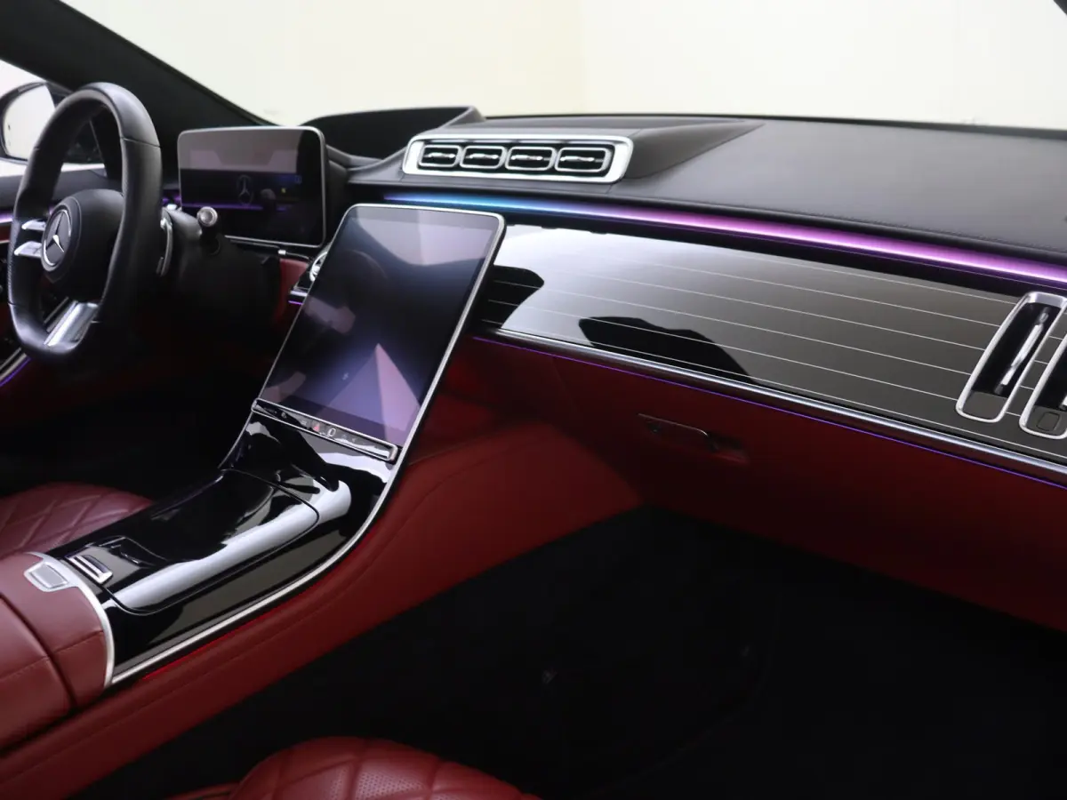 500 4MATIC Lang AMG Line / Premium Plus/ 21 inch/ Achterasbesturing/ Burmester 3D/ Rear Executive Pakket/ Koelkast