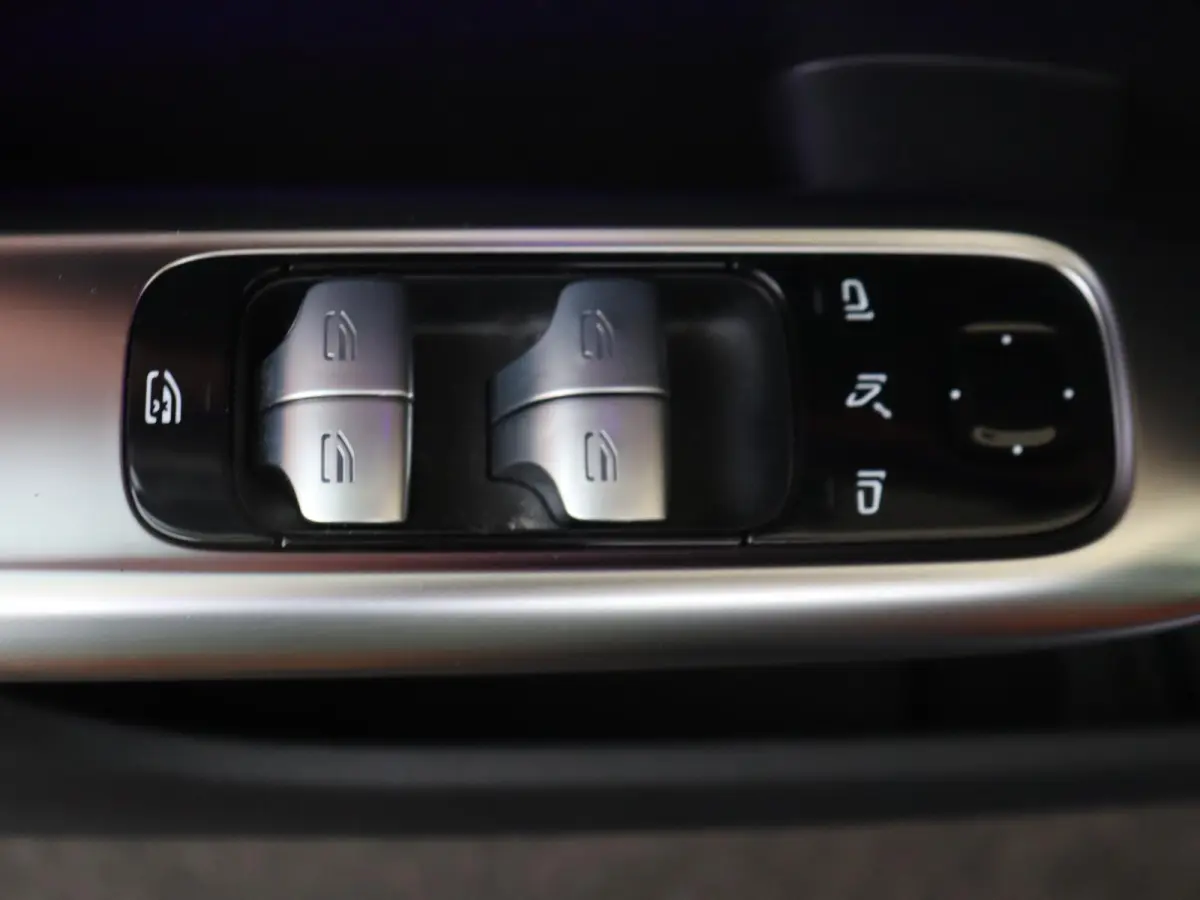 200 Launch Edition Luxury Line / Panoramadak/ Memory/ Sfeerverlichting/