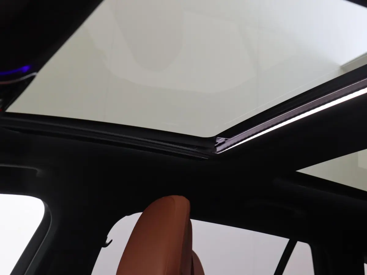 200 Launch Edition Luxury Line / Panoramadak/ Memory/ Sfeerverlichting/