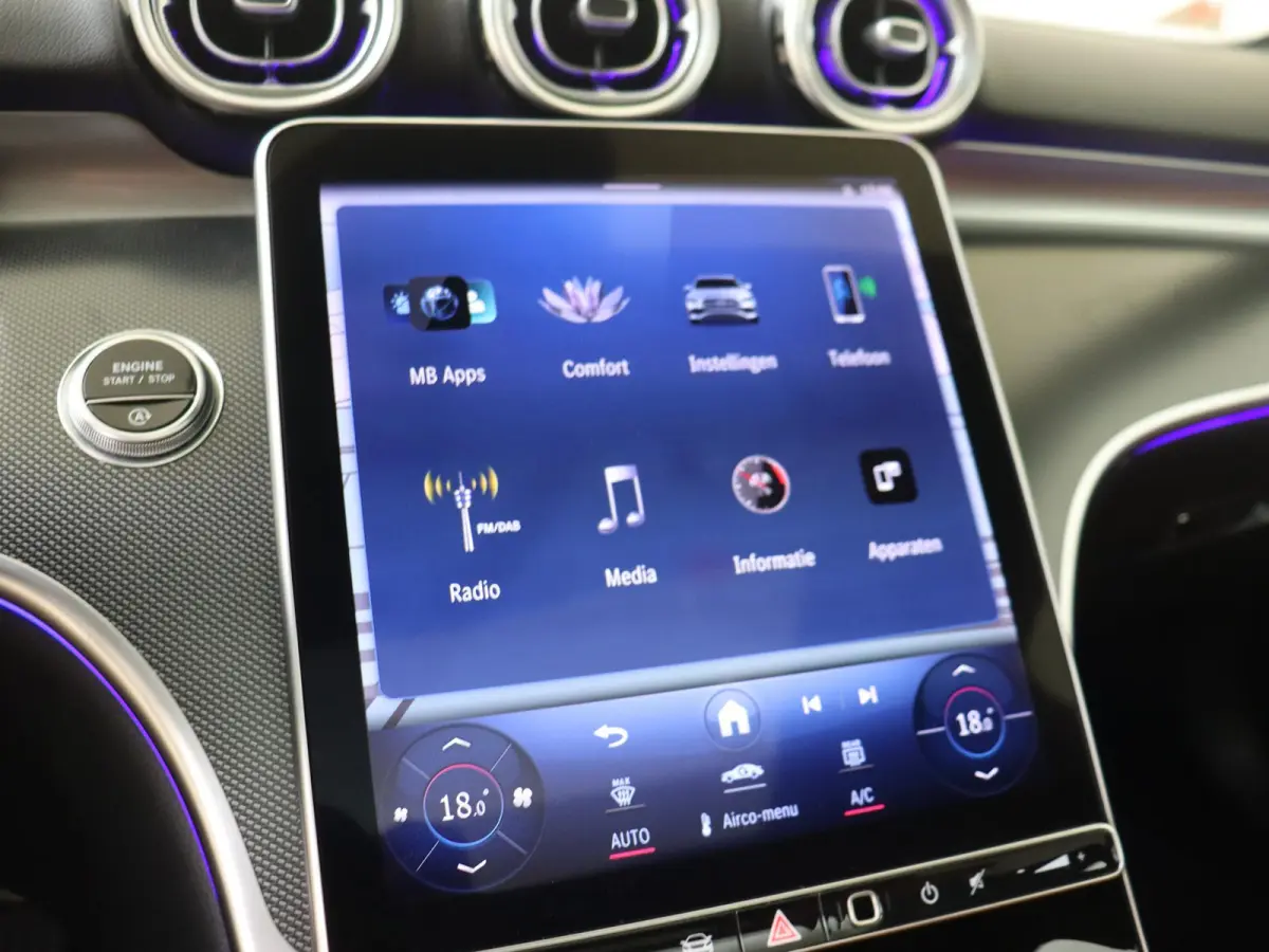 200 Launch Edition Luxury Line / Panoramadak/ Memory/ Sfeerverlichting/