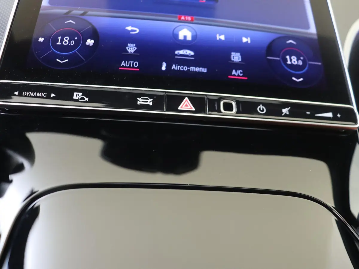 200 Launch Edition Luxury Line / Panoramadak/ Memory/ Sfeerverlichting/