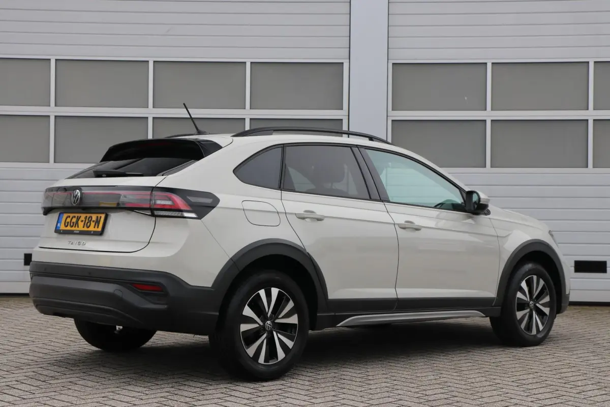 1.0 TSI 95pk Life Edition | App Connect | Stoelverwarming | Achteruitrijcamera | Airco