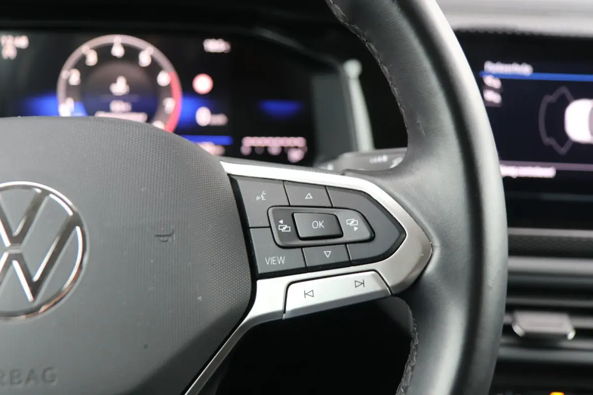 1.0 TSI 95pk Life Edition | App Connect | Stoelverwarming | Achteruitrijcamera | Airco