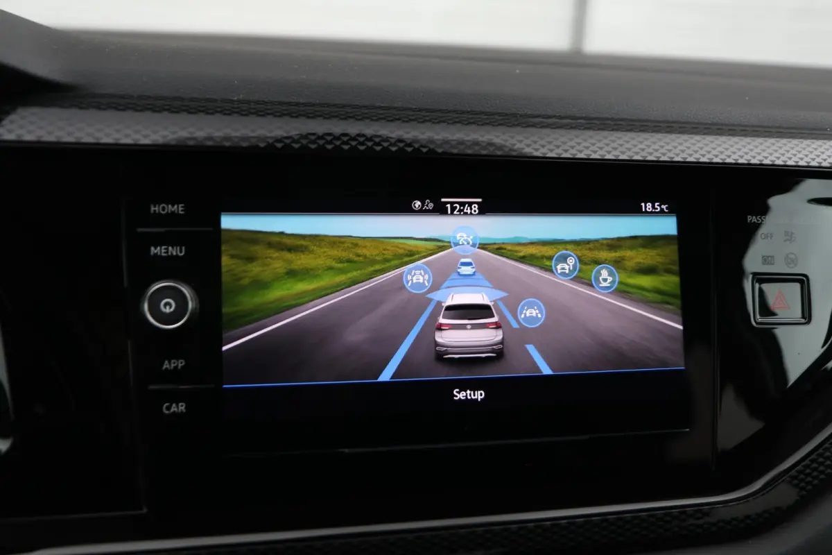 1.0 TSI 95pk Life Edition | App Connect | Stoelverwarming | Achteruitrijcamera | Airco