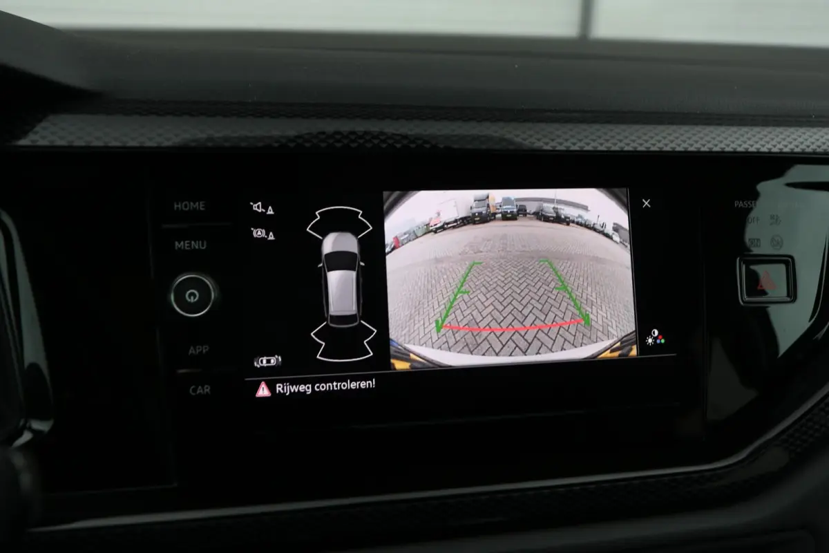 1.0 TSI 95pk Life Edition | App Connect | Stoelverwarming | Achteruitrijcamera | Airco