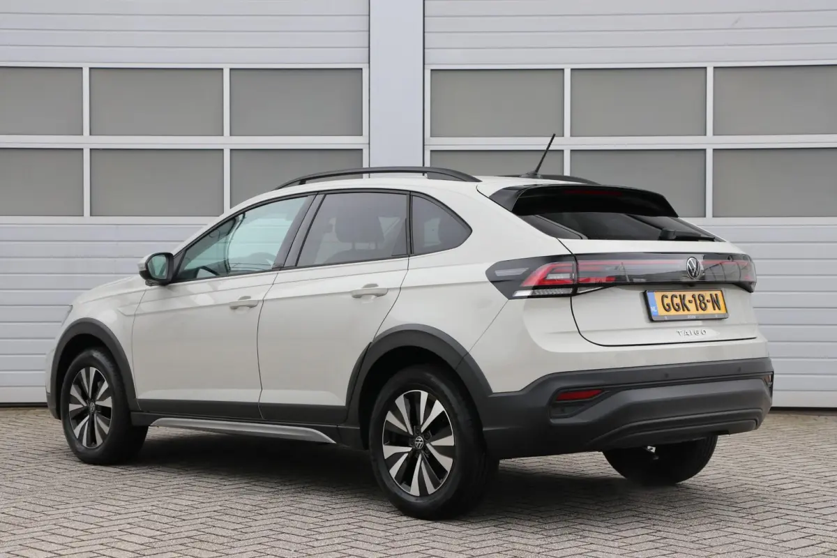 1.0 TSI 95pk Life Edition | App Connect | Stoelverwarming | Achteruitrijcamera | Airco