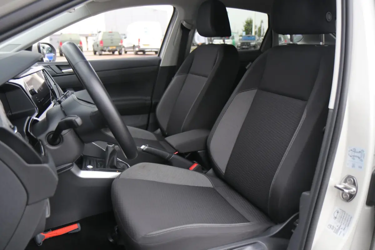 1.0 TSI 95pk Life Edition | App Connect | Stoelverwarming | Achteruitrijcamera | Airco