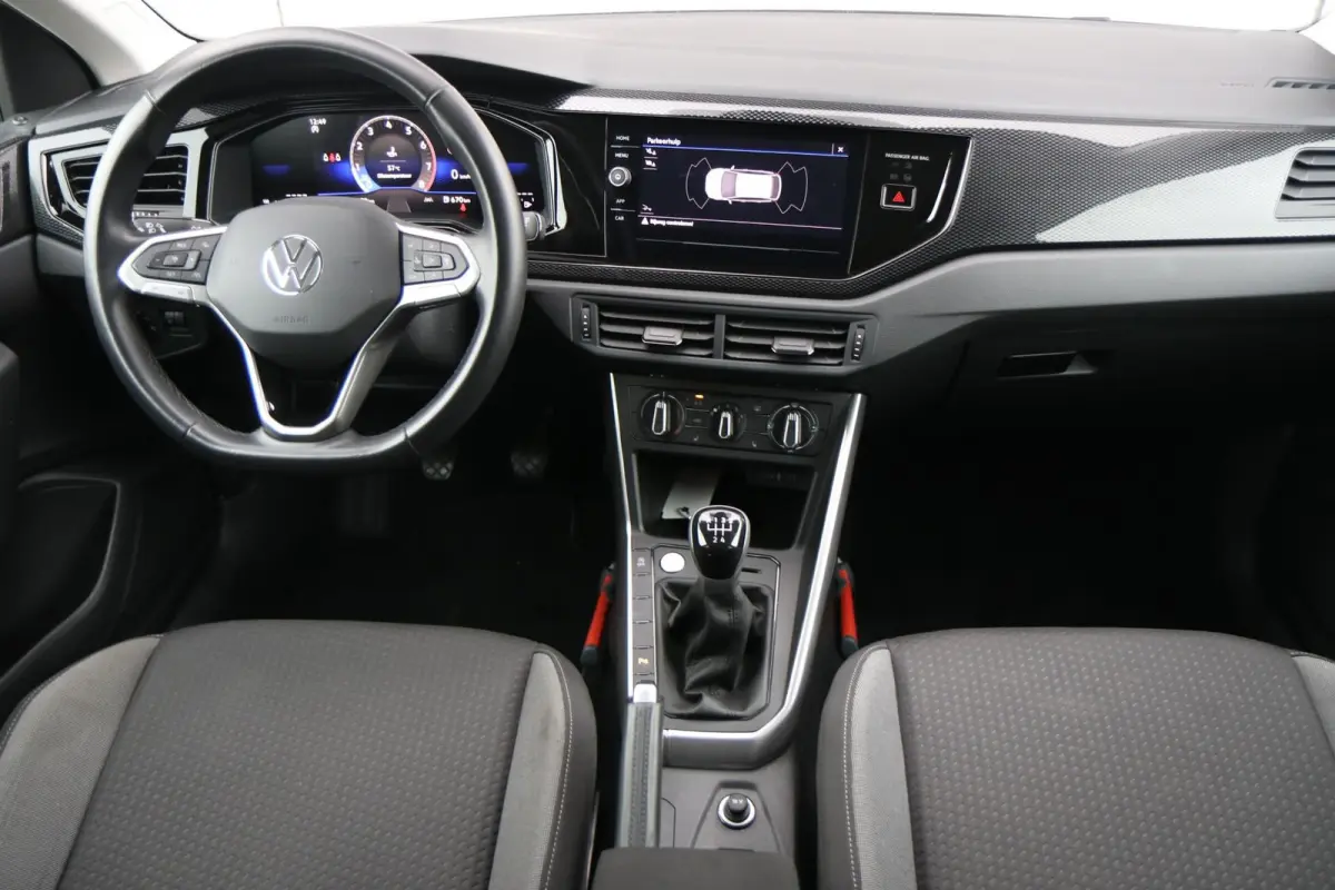 1.0 TSI 95pk Life Edition | App Connect | Stoelverwarming | Achteruitrijcamera | Airco