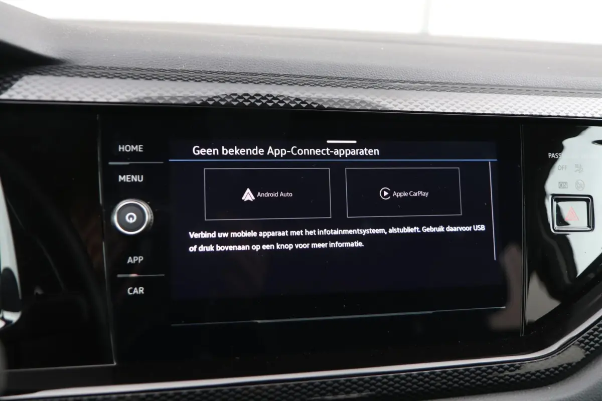 1.0 TSI 95pk Life Edition | App Connect | Stoelverwarming | Achteruitrijcamera | Airco