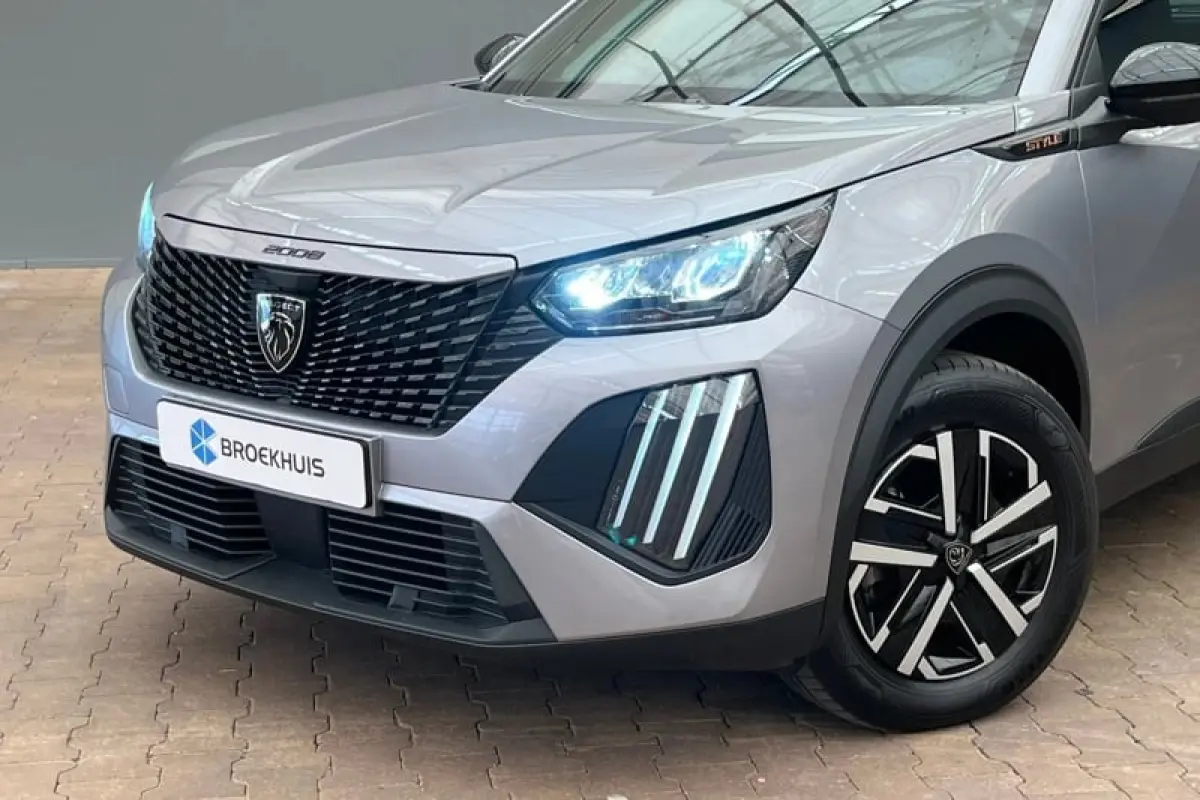 1.2 Hybrid 136 Style Climate | Carplay | Cruise | Parkeersensoren Achter | LED | DAB| Airco (automatisch) | Apple Carplay/Android Auto|telefoonintegratie premium | Buitenspiegels in afwijken