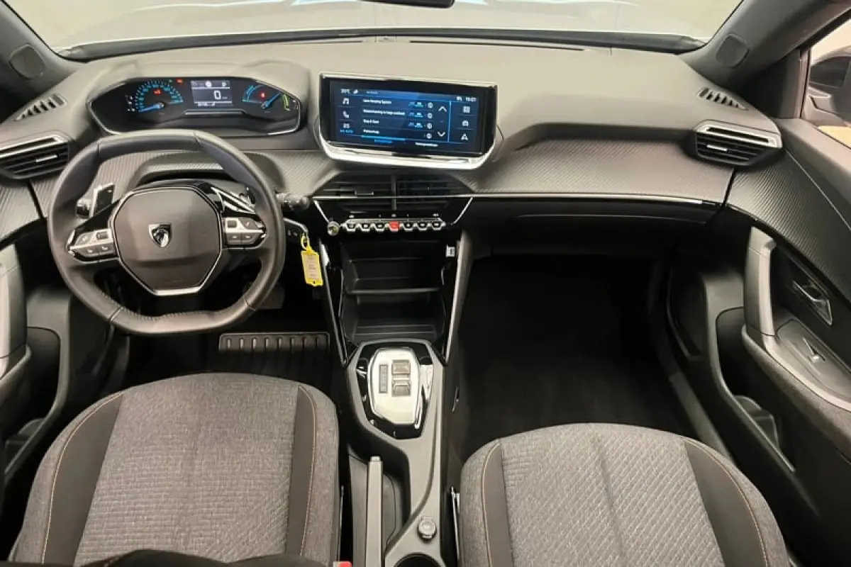 1.2 Hybrid 136 Style Climate | Carplay | Cruise | Parkeersensoren Achter | LED | DAB| Airco (automatisch) | Apple Carplay/Android Auto|telefoonintegratie premium | Buitenspiegels in afwijken