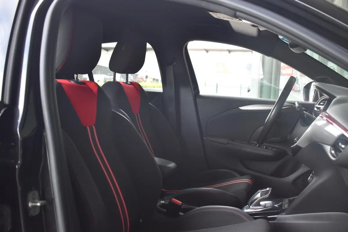 GS Line 50 kWh | Camera | Apple Carplay/Android Auto | 17" Lichtmetalen velgen | SOH 91%