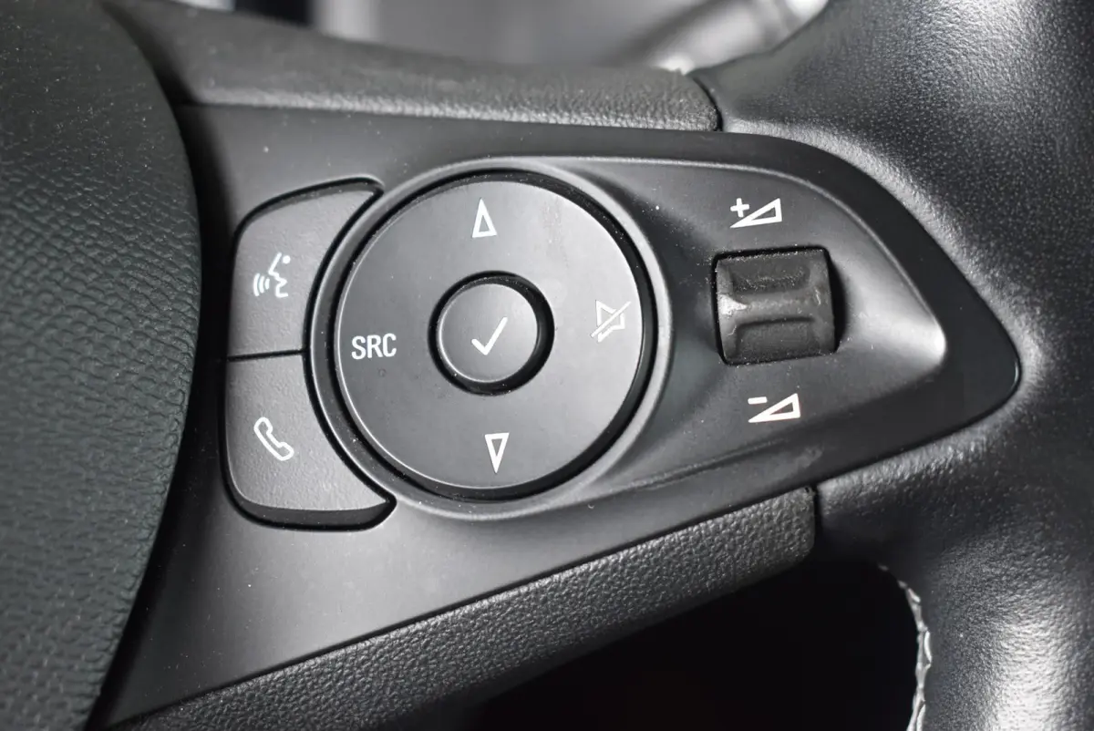GS Line 50 kWh | Camera | Apple Carplay/Android Auto | 17" Lichtmetalen velgen | SOH 91%