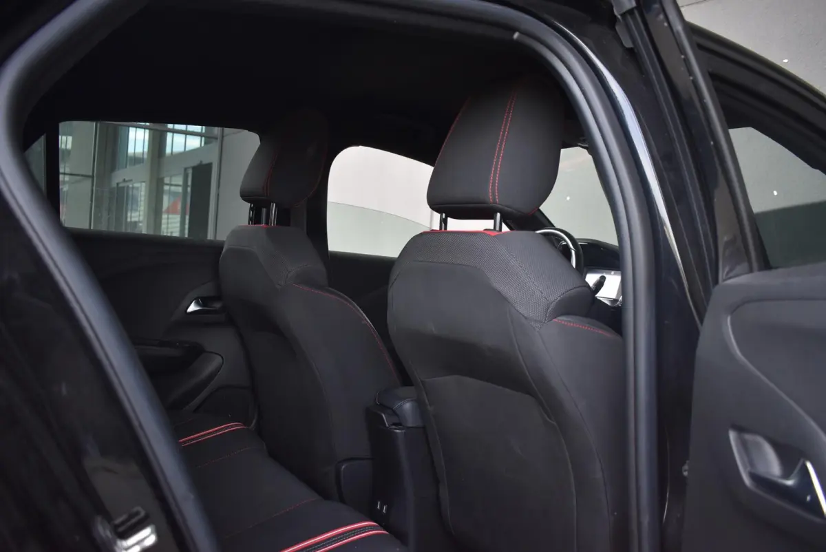 GS Line 50 kWh | Camera | Apple Carplay/Android Auto | 17" Lichtmetalen velgen | SOH 91%
