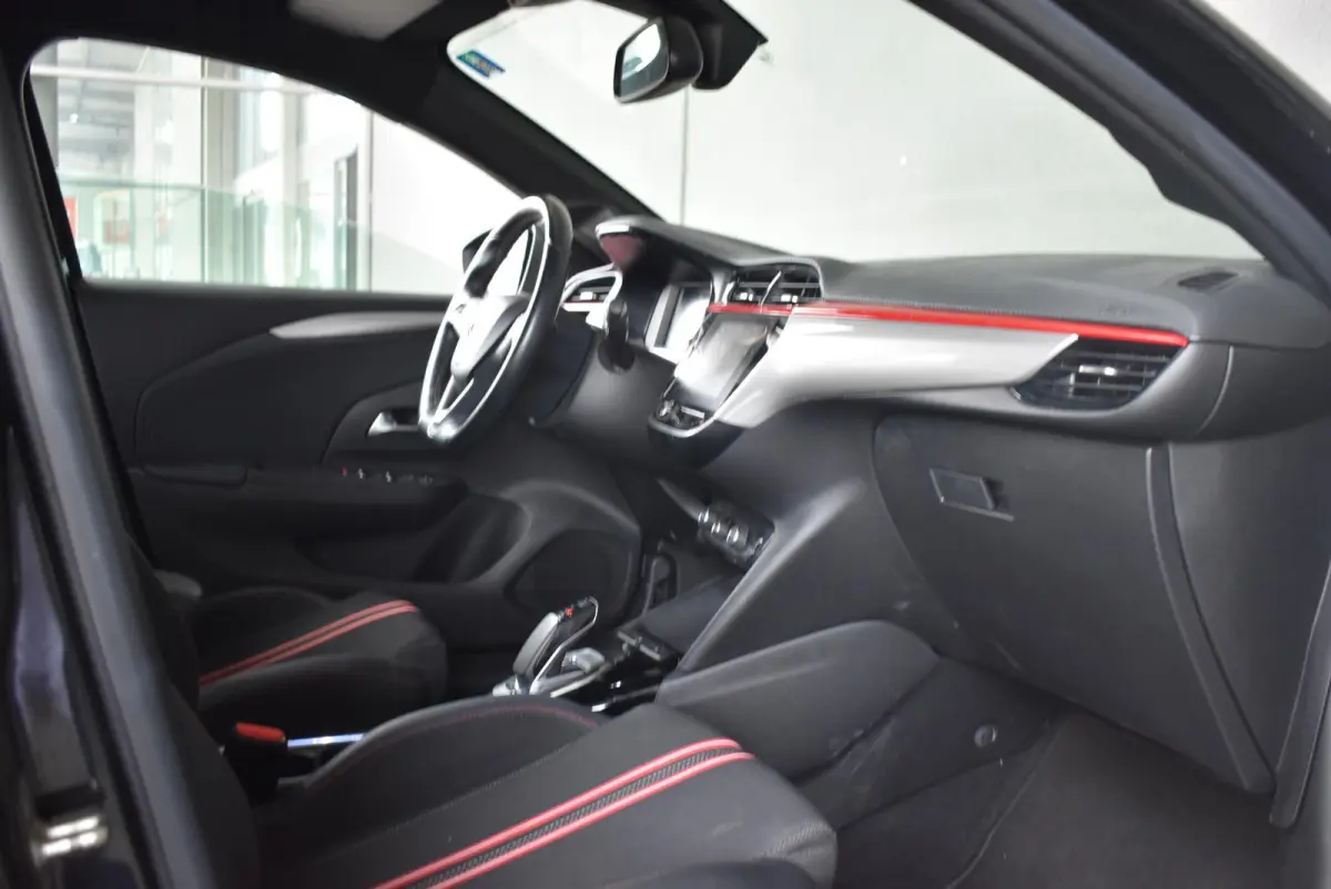 GS Line 50 kWh | Camera | Apple Carplay/Android Auto | 17" Lichtmetalen velgen | SOH 91%