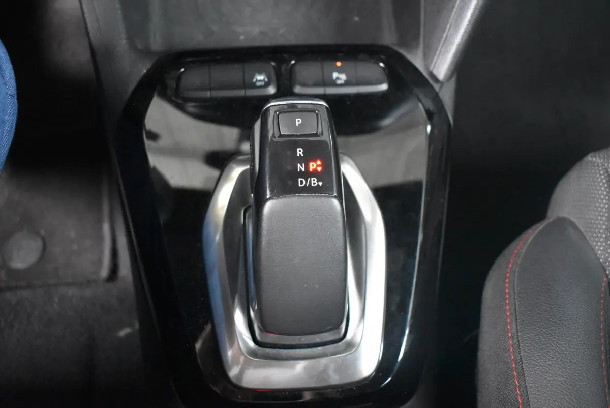 GS Line 50 kWh | Camera | Apple Carplay/Android Auto | 17" Lichtmetalen velgen | SOH 91%