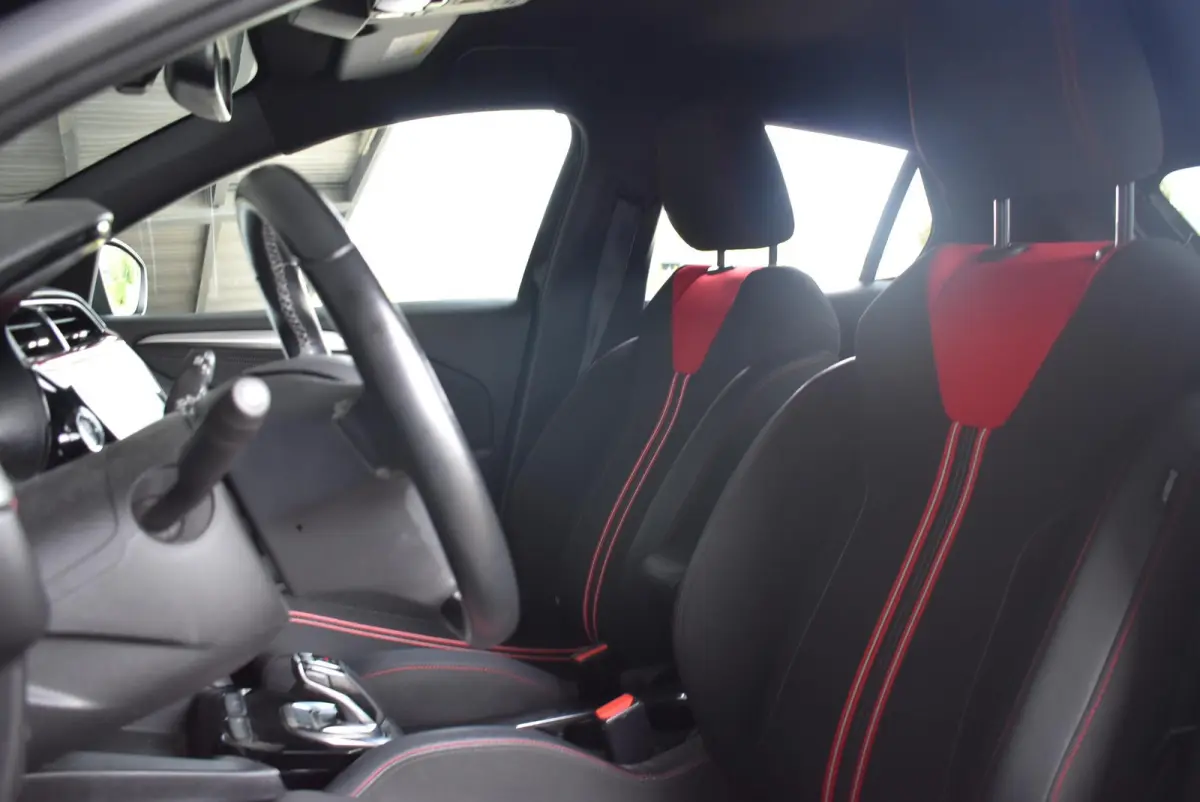 GS Line 50 kWh | Camera | Apple Carplay/Android Auto | 17" Lichtmetalen velgen | SOH 91%