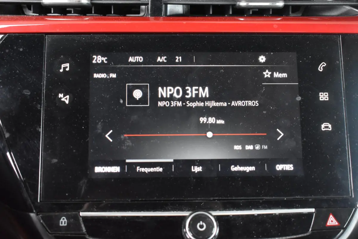 GS Line 50 kWh | Camera | Apple Carplay/Android Auto | 17" Lichtmetalen velgen | SOH 91%