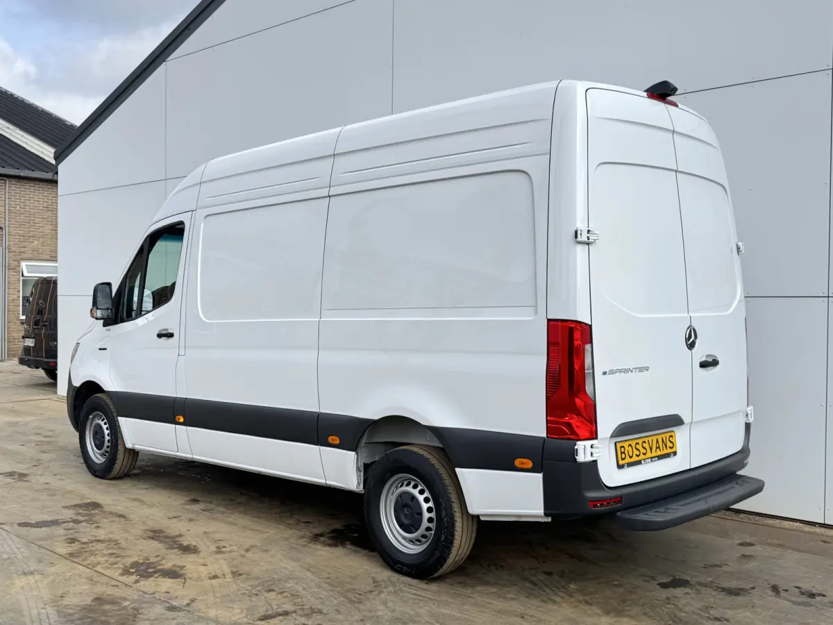 314 Pro 81kWh L2H2 313km WLTP 2000kg Trekvermogen 115kw Snelladen Adaptieve Cruise Widescreen Camera
